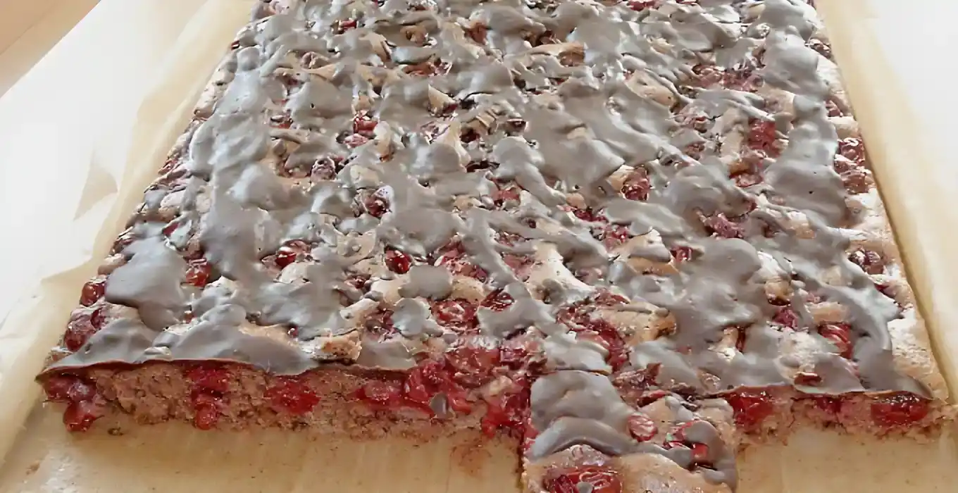 Schneller Schoko-Kirsch-Blechkuchen