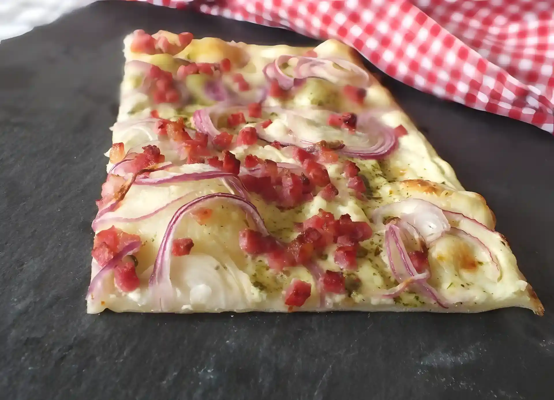 ELSÄSSER FLAMMKUCHEN ELSÄSSER FLAMMKUCHEN