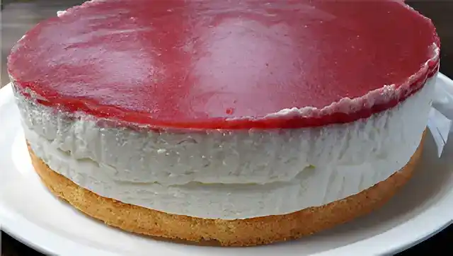 Erdbeer-Windbeuteltorte 4 Erdbeer –