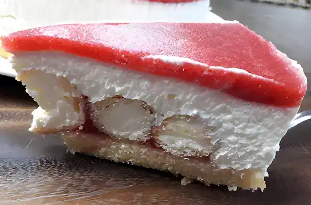 Erdbeer-Windbeuteltorte 6 Erdbeer-Windbeuteltorte