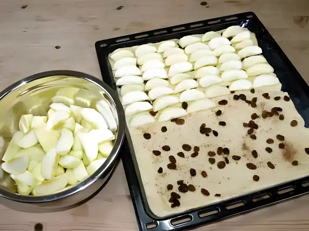 Apfelkuchen Rezept mit Hefeteig 3 Apfelkuchen Rezept mit